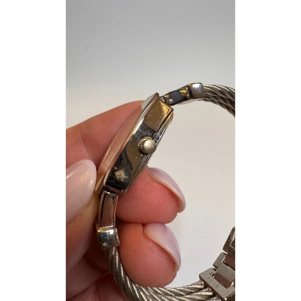 Anne‎ Klein Diamond Mother of Pearl Womens Watch Gold Tone Cable Bracelet